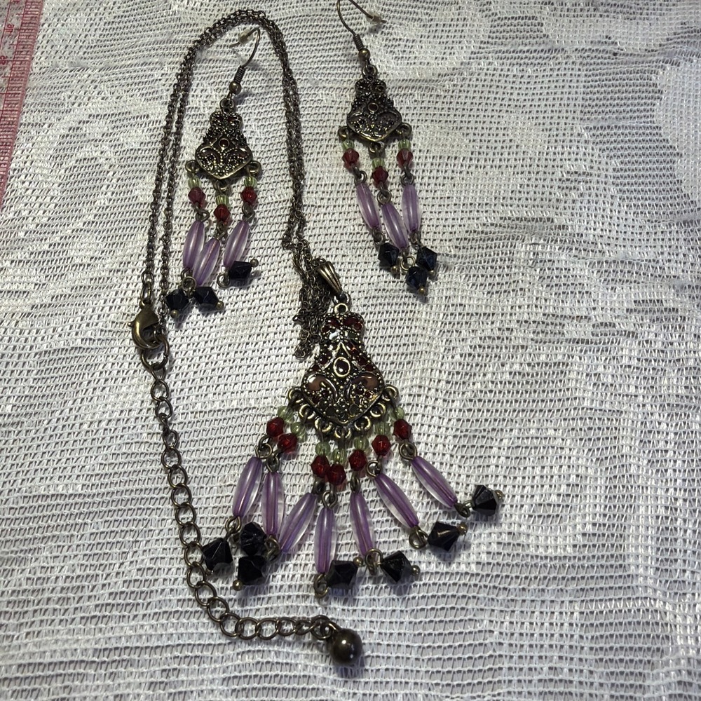 Vntg Filigree Brass Chandelier Purple Red Bead Necklace Earrings Boho Victorian